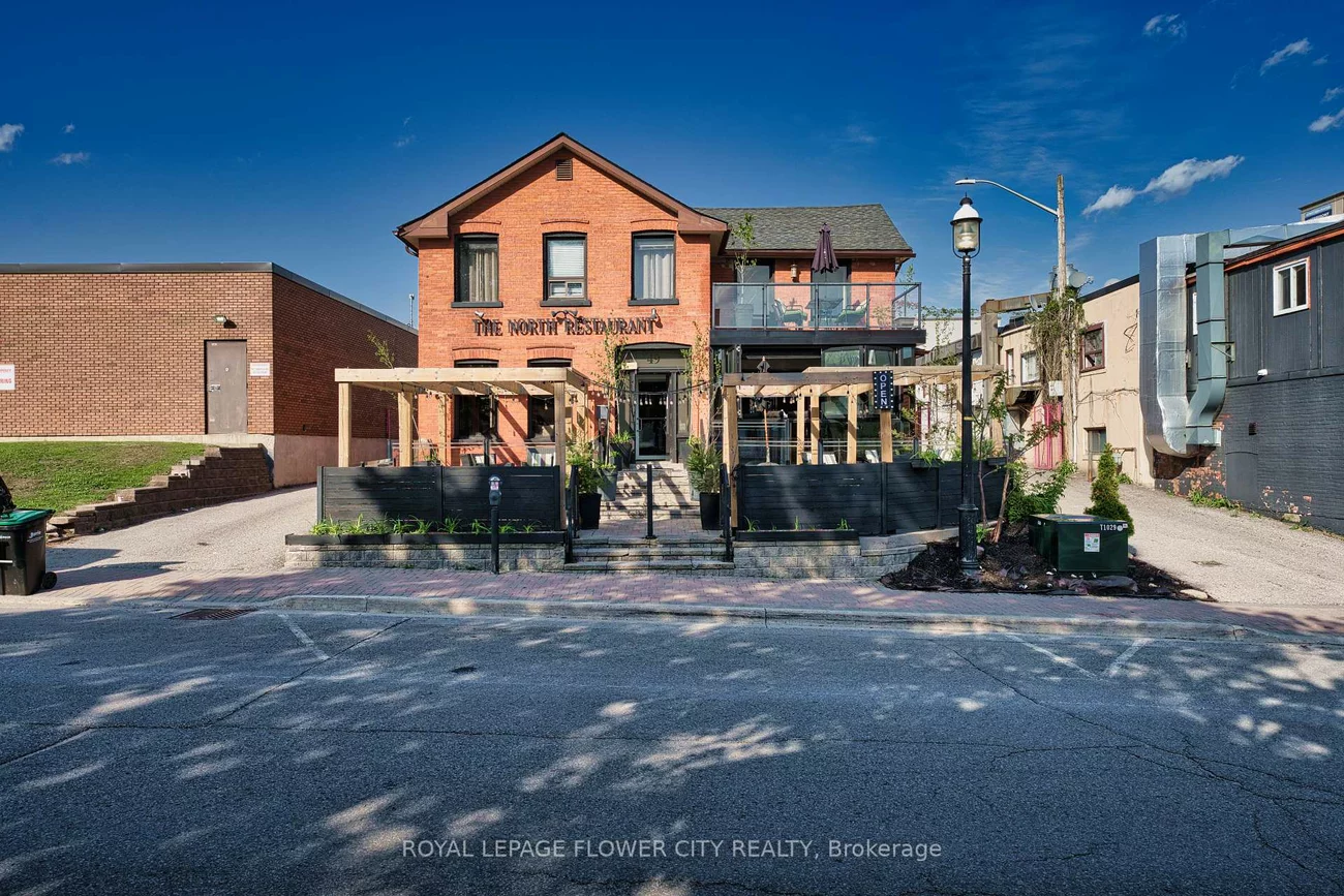 49, Mary, City Centre, Barrie