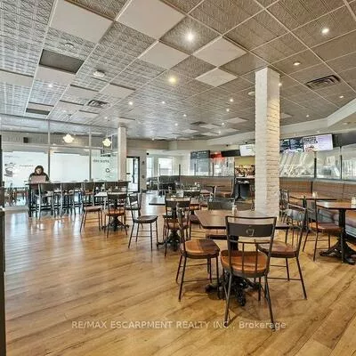 501, Bryne, 400 West, Barrie