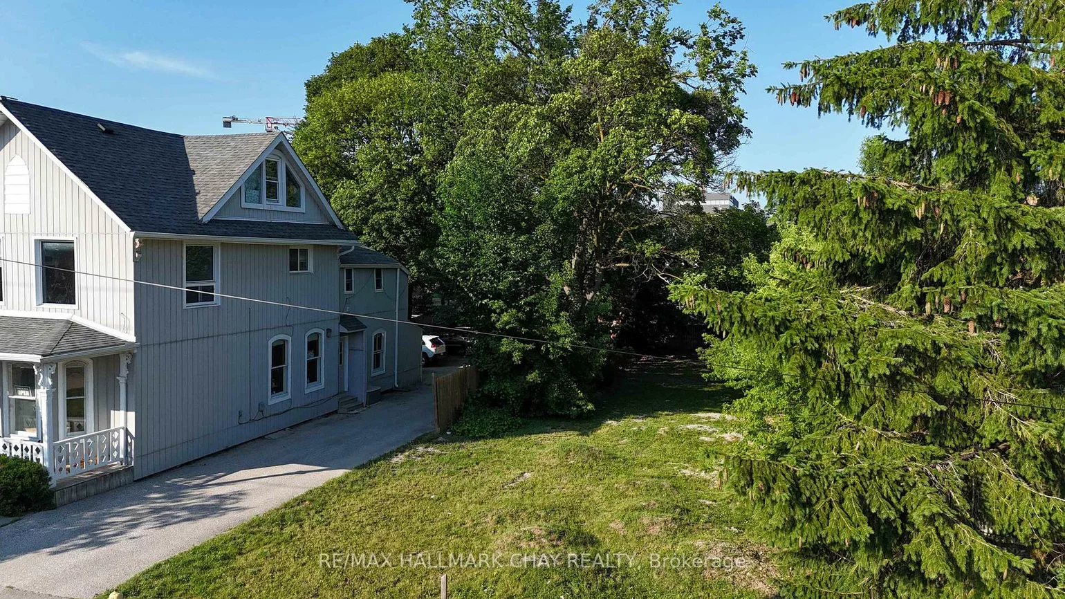 83, Mary, City Centre, Barrie