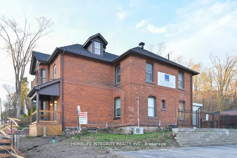 25, BERCZY, Codrington, Barrie