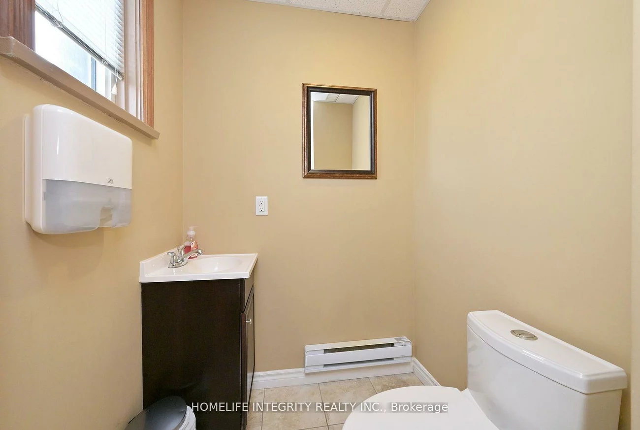 25, BERCZY, Codrington, Barrie