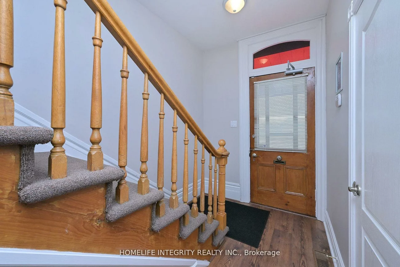 25, BERCZY, Codrington, Barrie