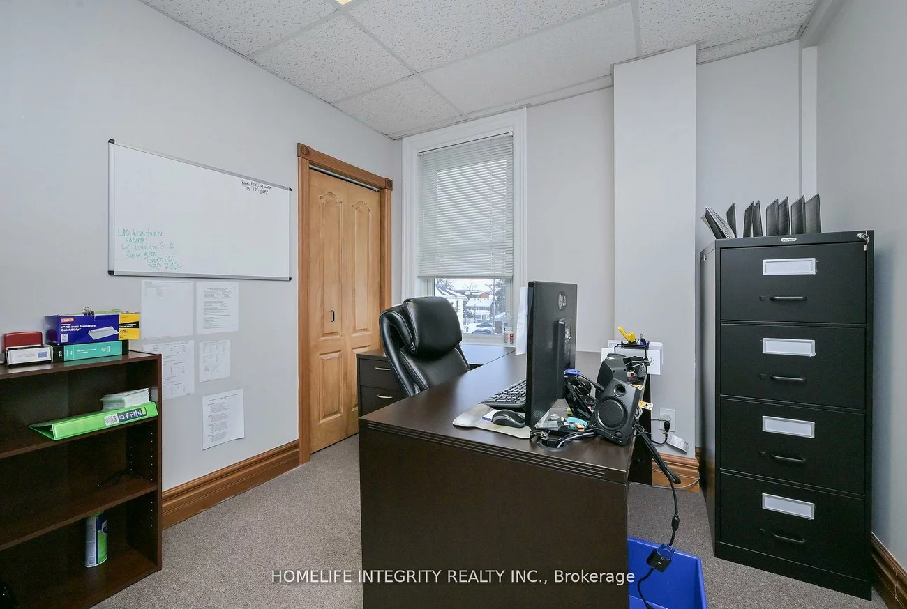 25, BERCZY, Codrington, Barrie