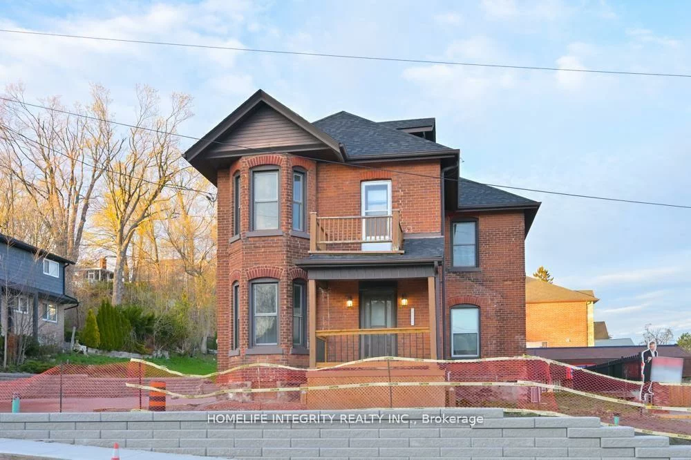 25, BERCZY, Codrington, Barrie