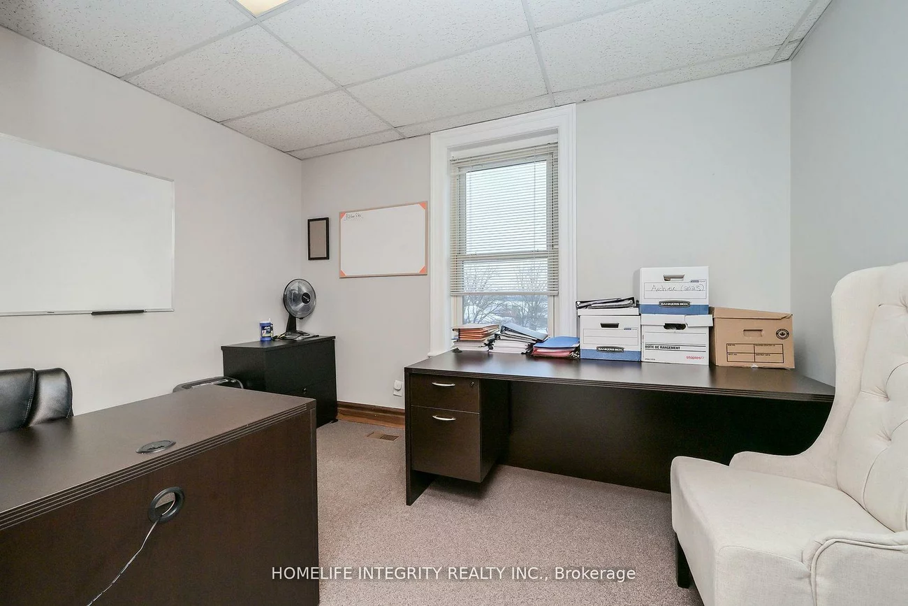 25, BERCZY, Codrington, Barrie