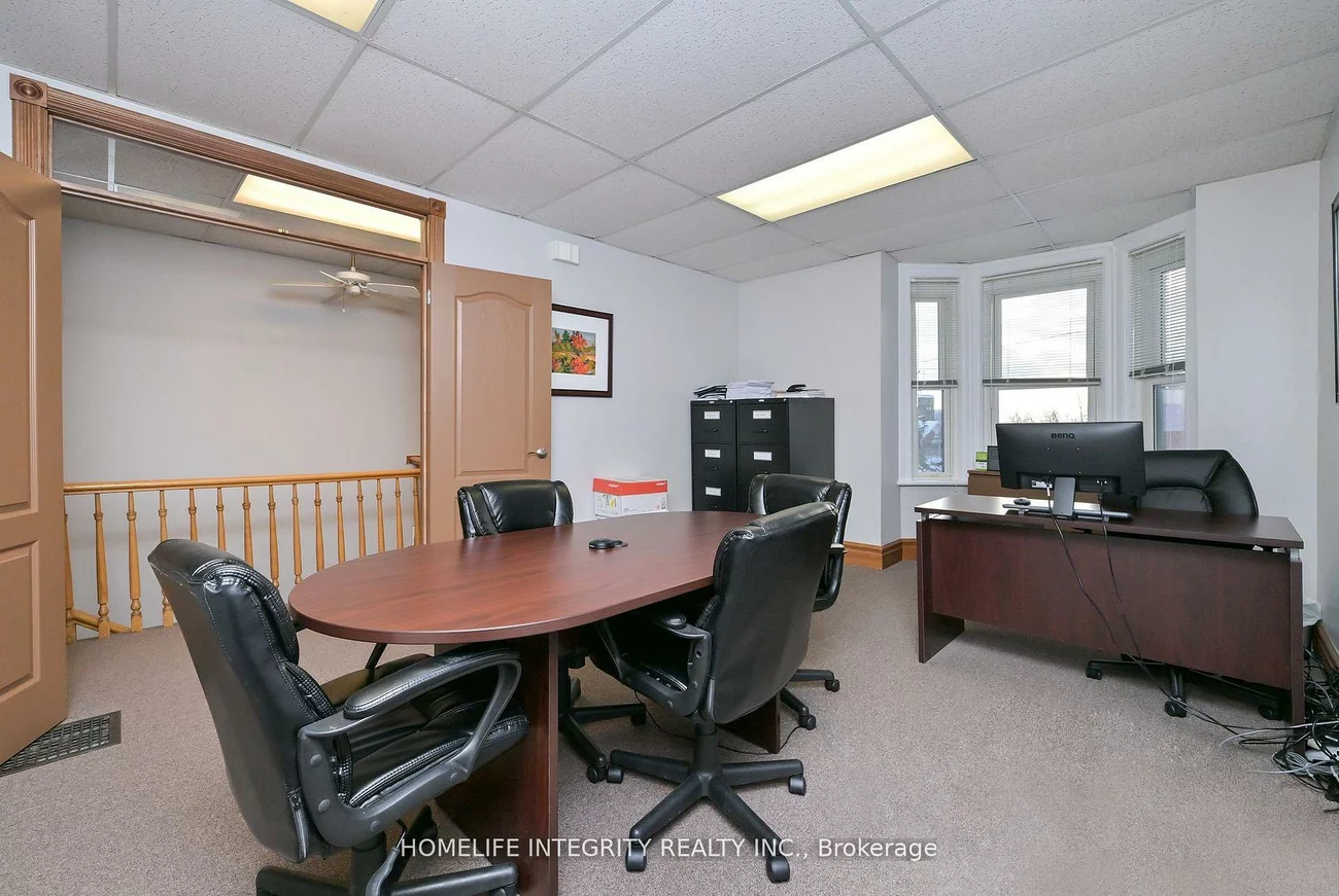 25, BERCZY, Codrington, Barrie