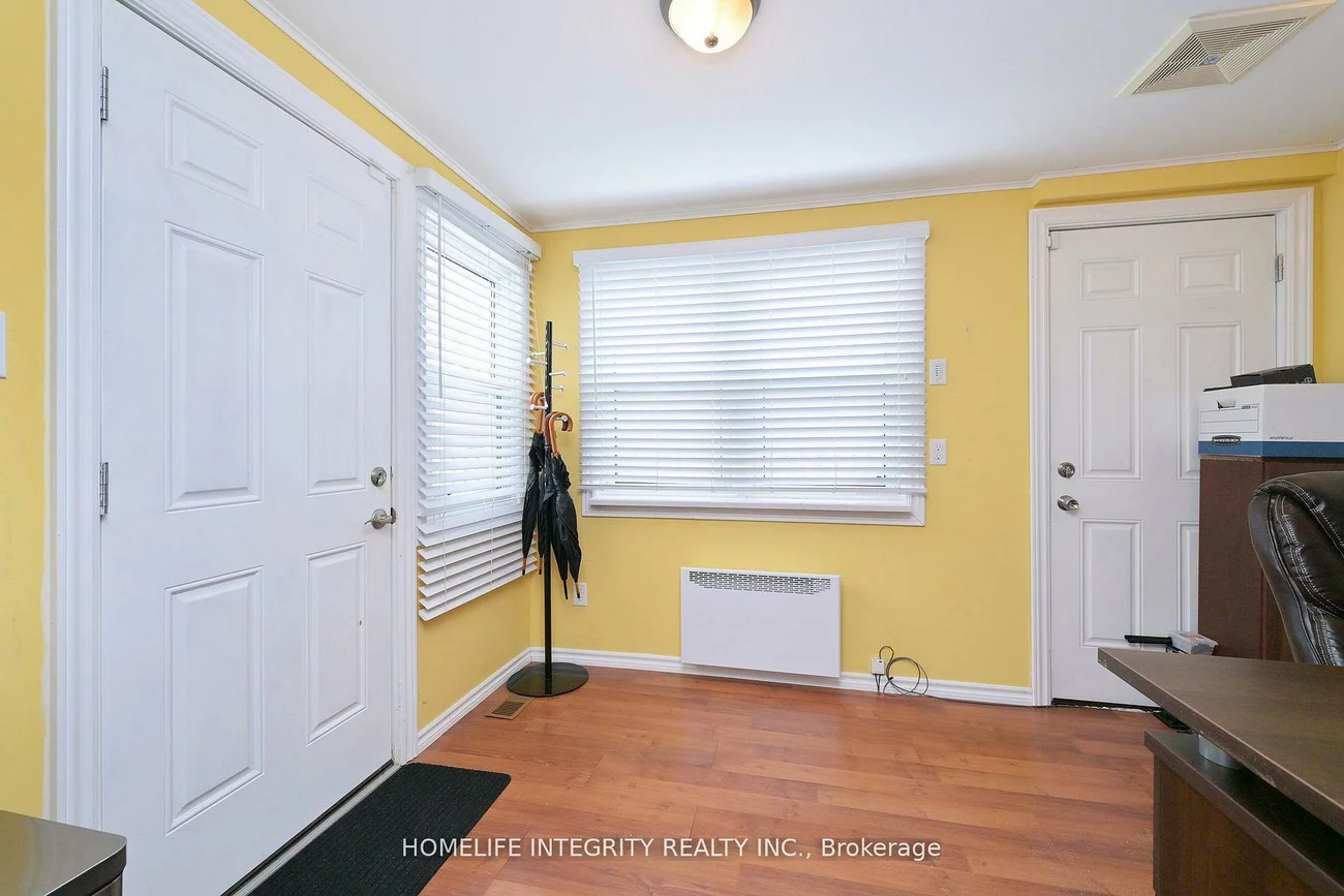 25, BERCZY, Codrington, Barrie