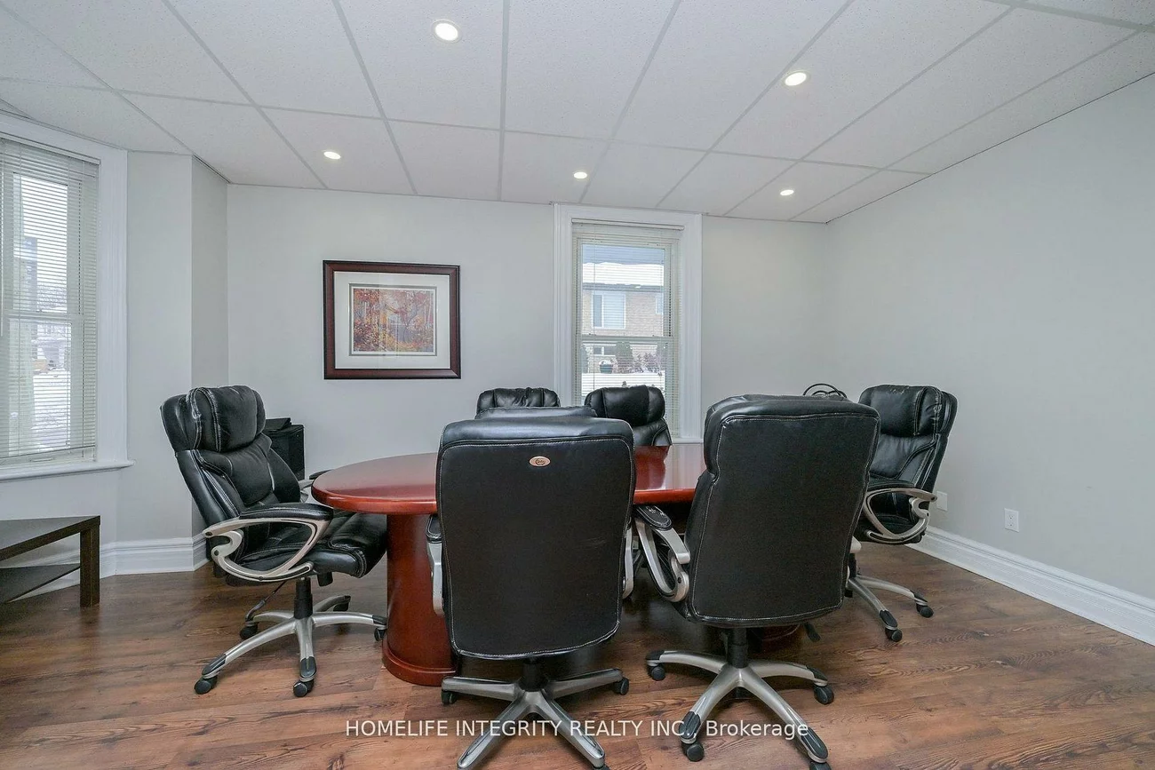 25, BERCZY, Codrington, Barrie