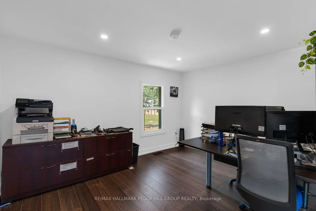 54, Clapperton, City Centre, Barrie