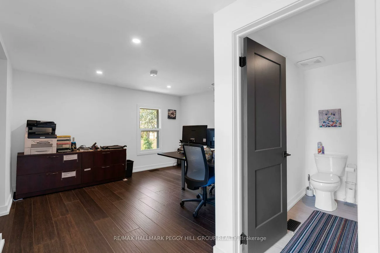 54, Clapperton, City Centre, Barrie