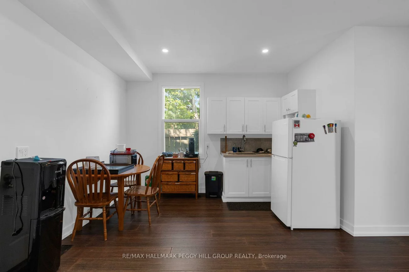54, Clapperton, City Centre, Barrie