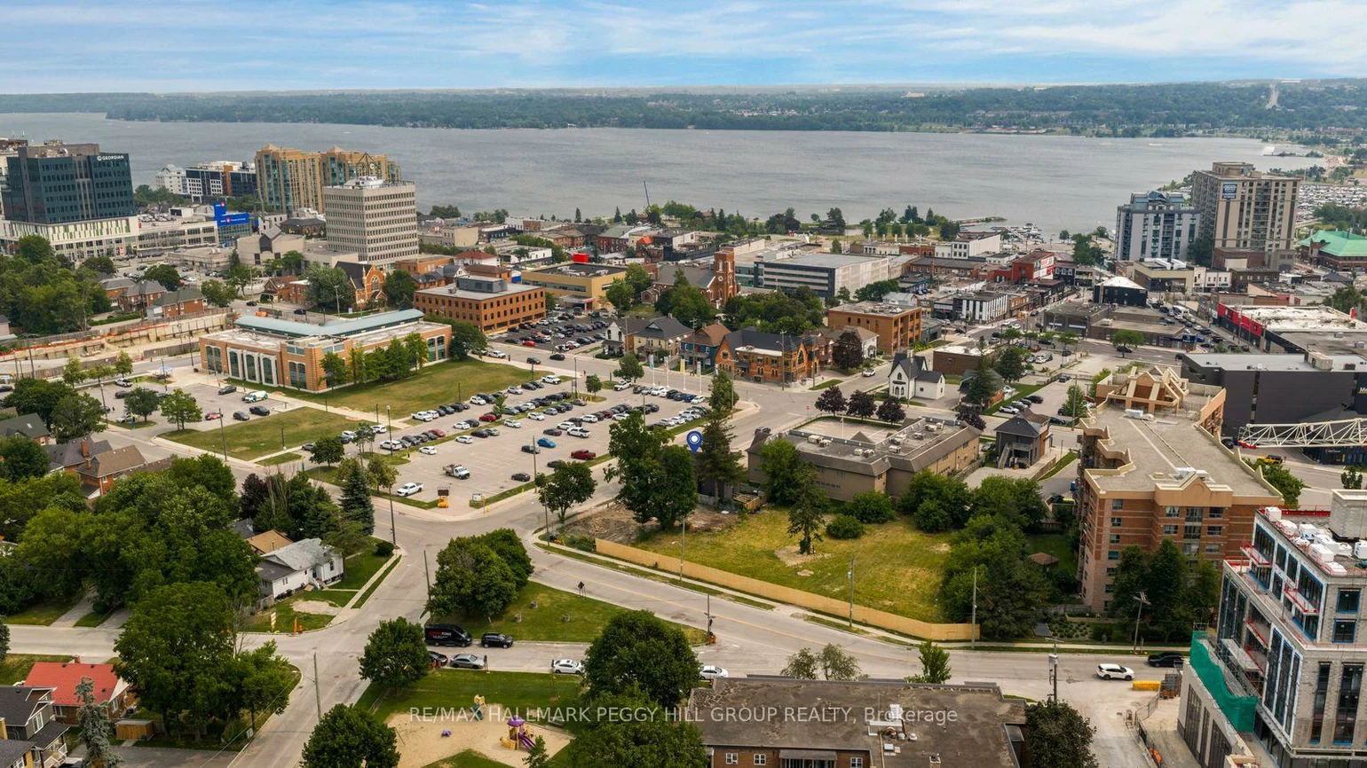 54, Clapperton, City Centre, Barrie
