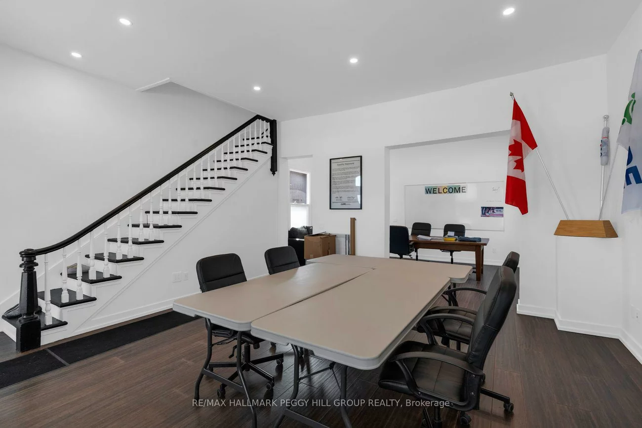 54, Clapperton, City Centre, Barrie