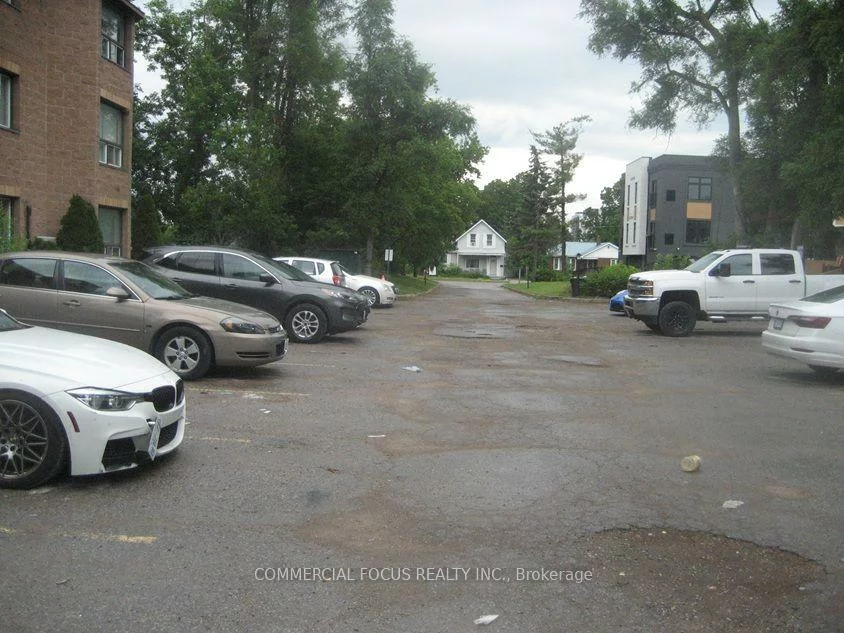 56, Donald, Queen's Park, Barrie