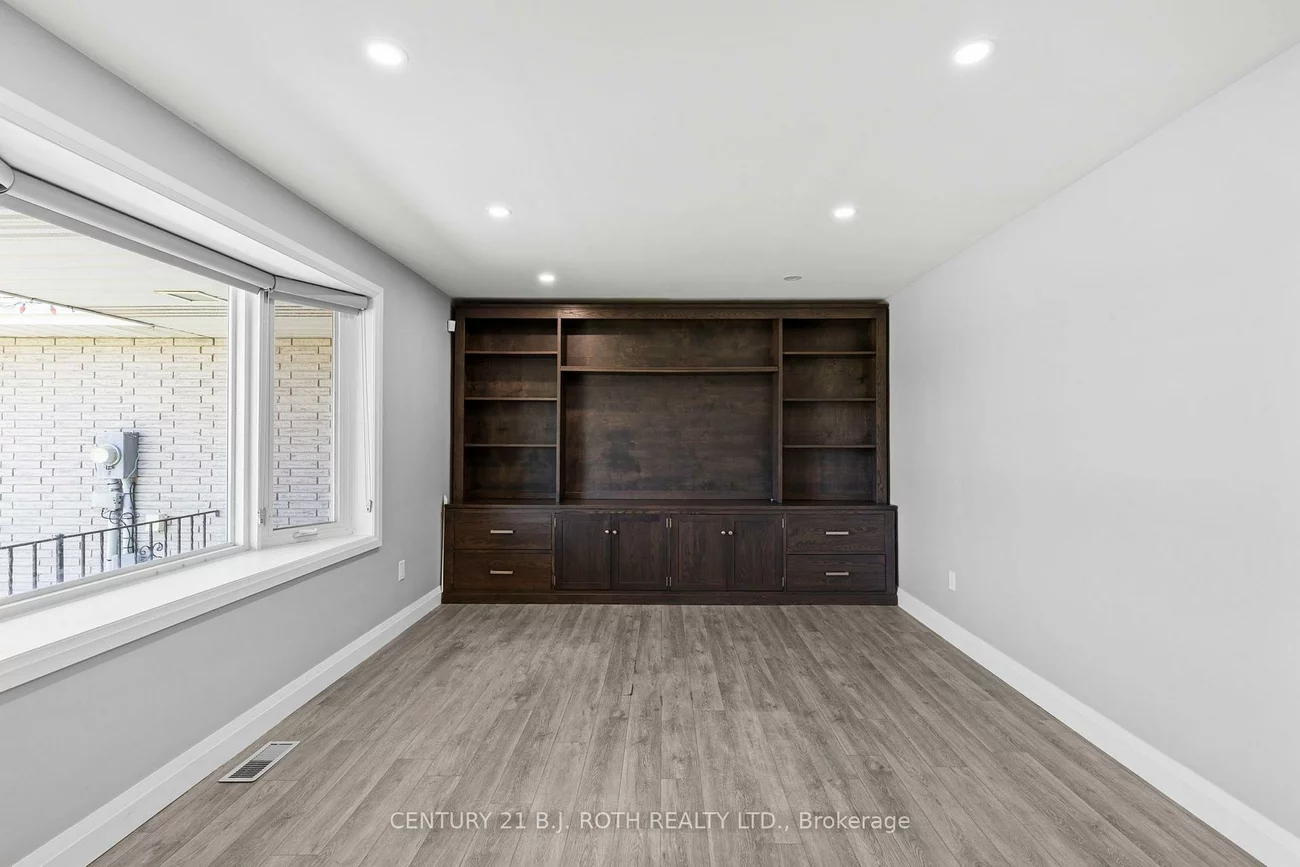 355, Mapleview, Holly, Barrie
