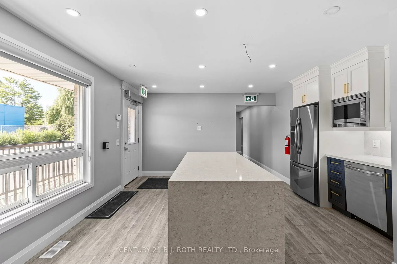 355, Mapleview, Holly, Barrie