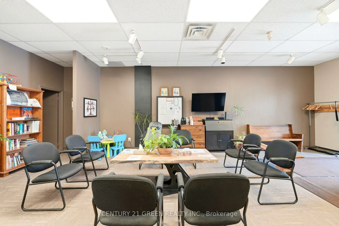 55, Cedar Pointe, 400 North, Barrie