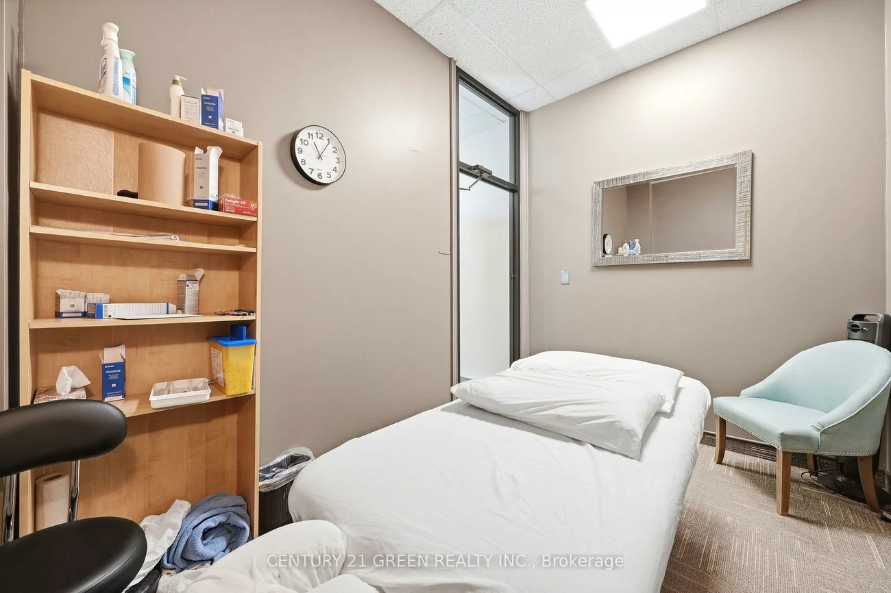 55, Cedar Pointe, 400 North, Barrie
