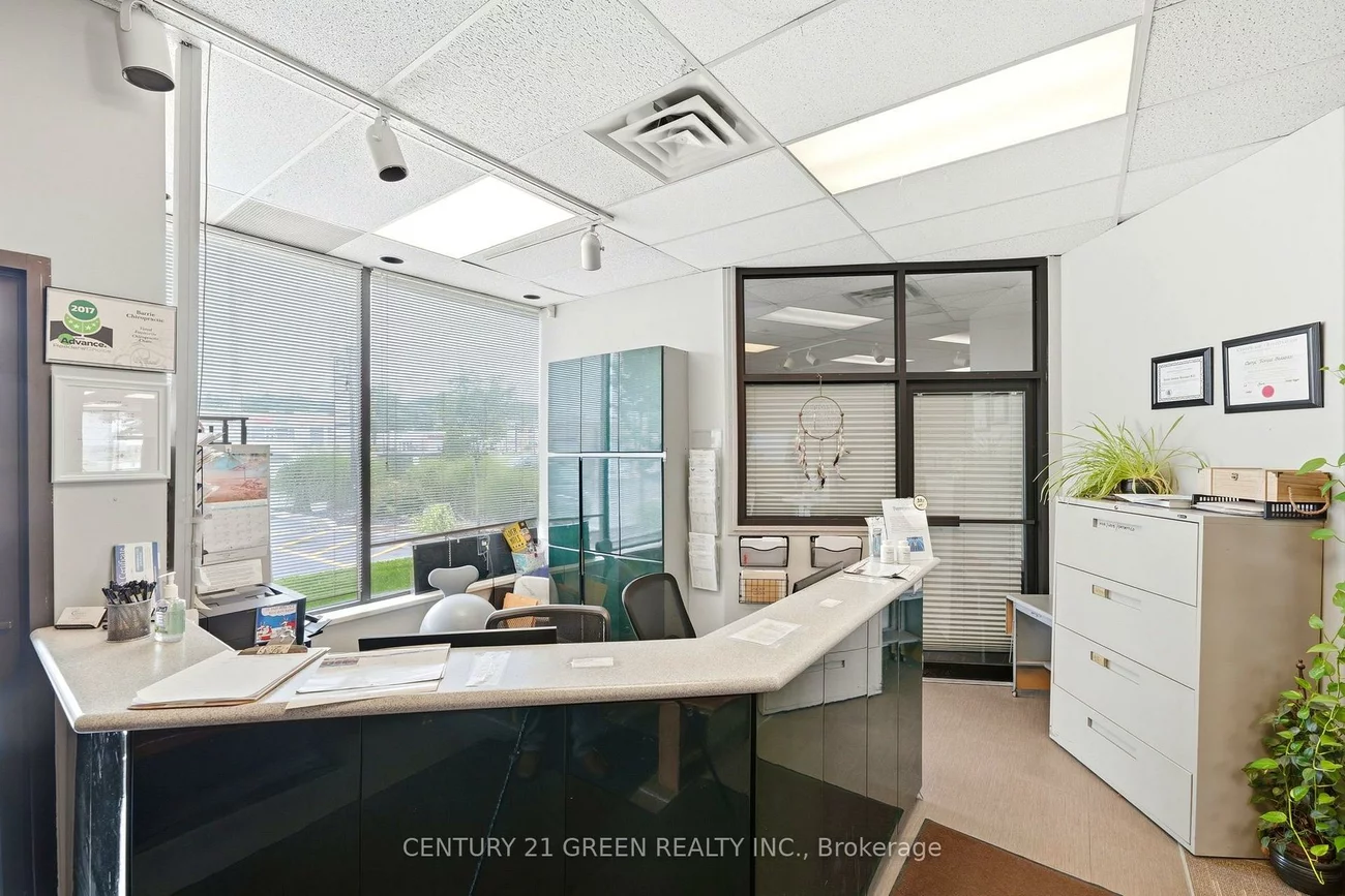 55, Cedar Pointe, 400 North, Barrie