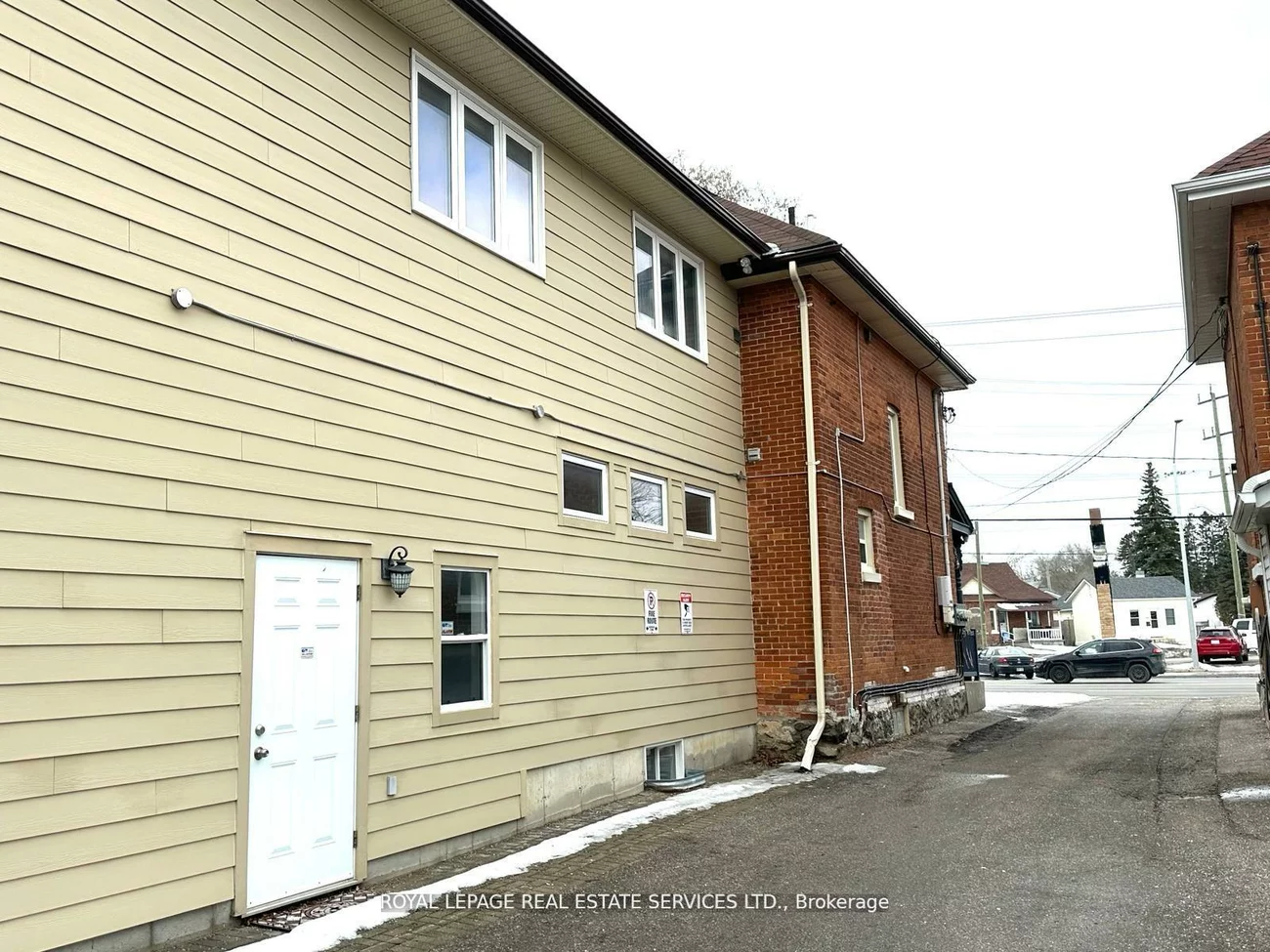 100, Essa, Allandale Centre, Barrie