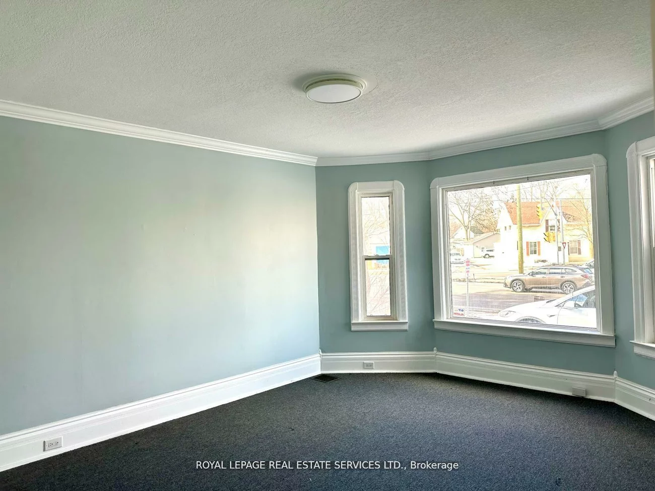 100, Essa, Allandale Centre, Barrie
