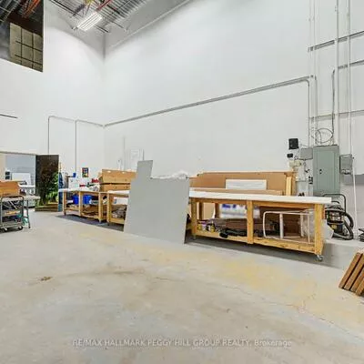 132, Commerce Park, 400 West, Barrie
