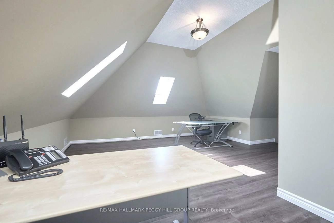 30, Mary, City Centre, Barrie