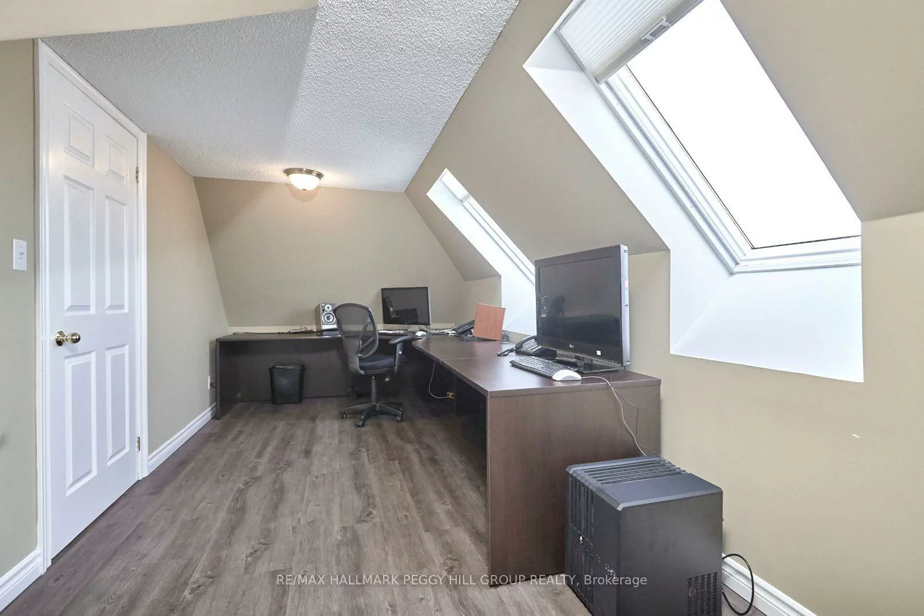 30, Mary, City Centre, Barrie