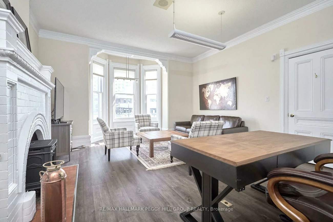 30, Mary, City Centre, Barrie