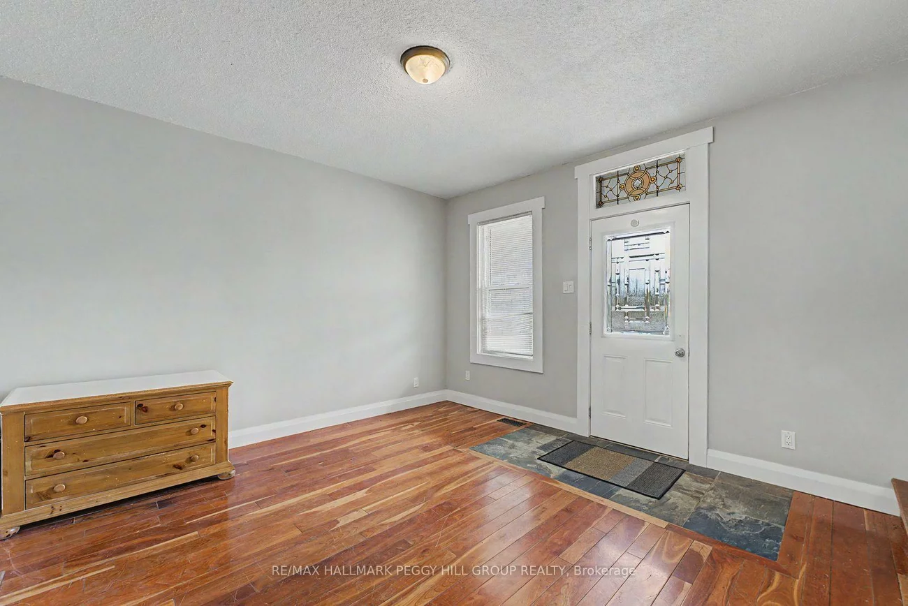 173, Dunlop, Queen's Park, Barrie