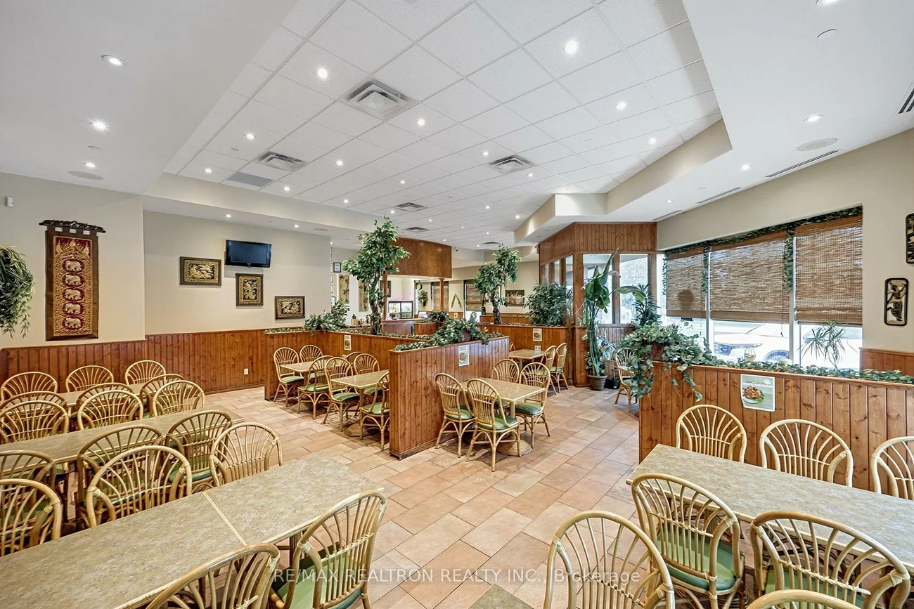 61, King, 400 West, Barrie