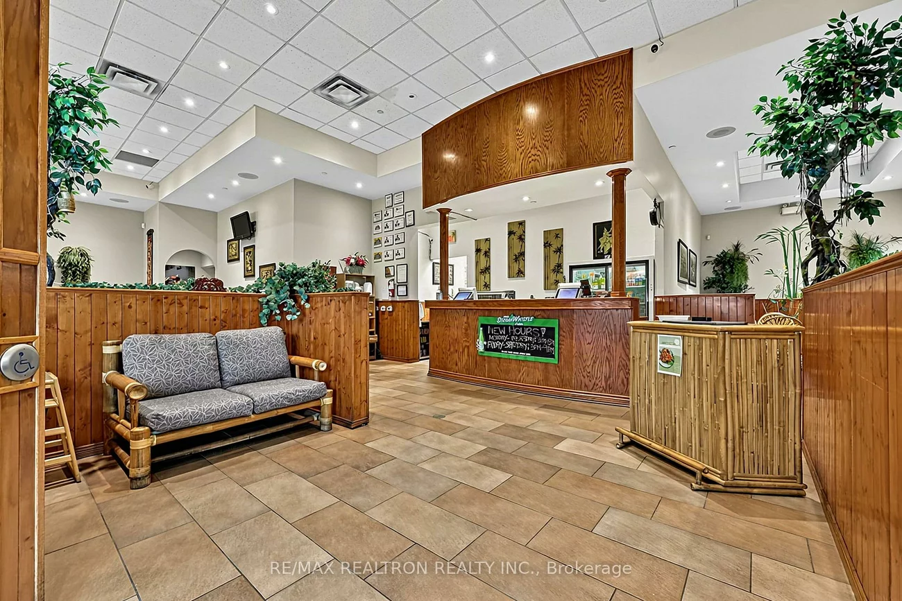 61, King, 400 West, Barrie