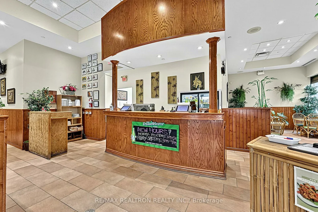 61, King, 400 West, Barrie