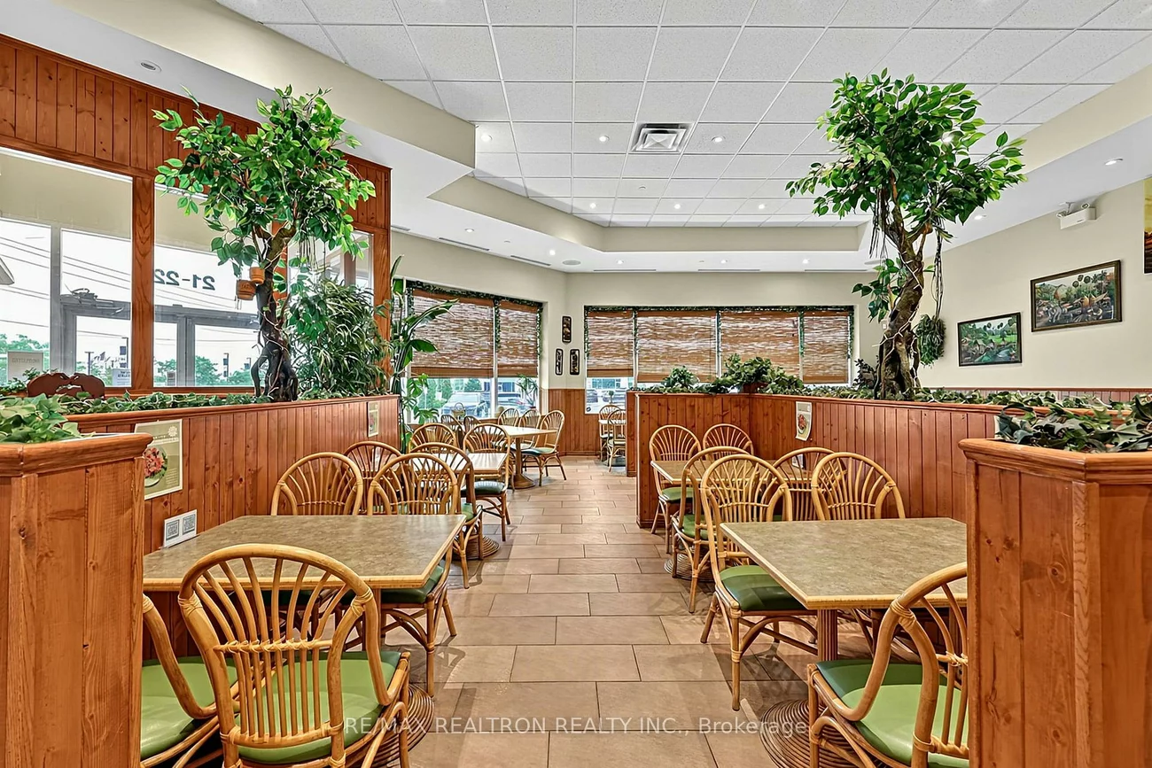 61, King, 400 West, Barrie