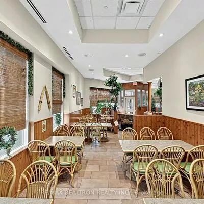 61, King, 400 West, Barrie
