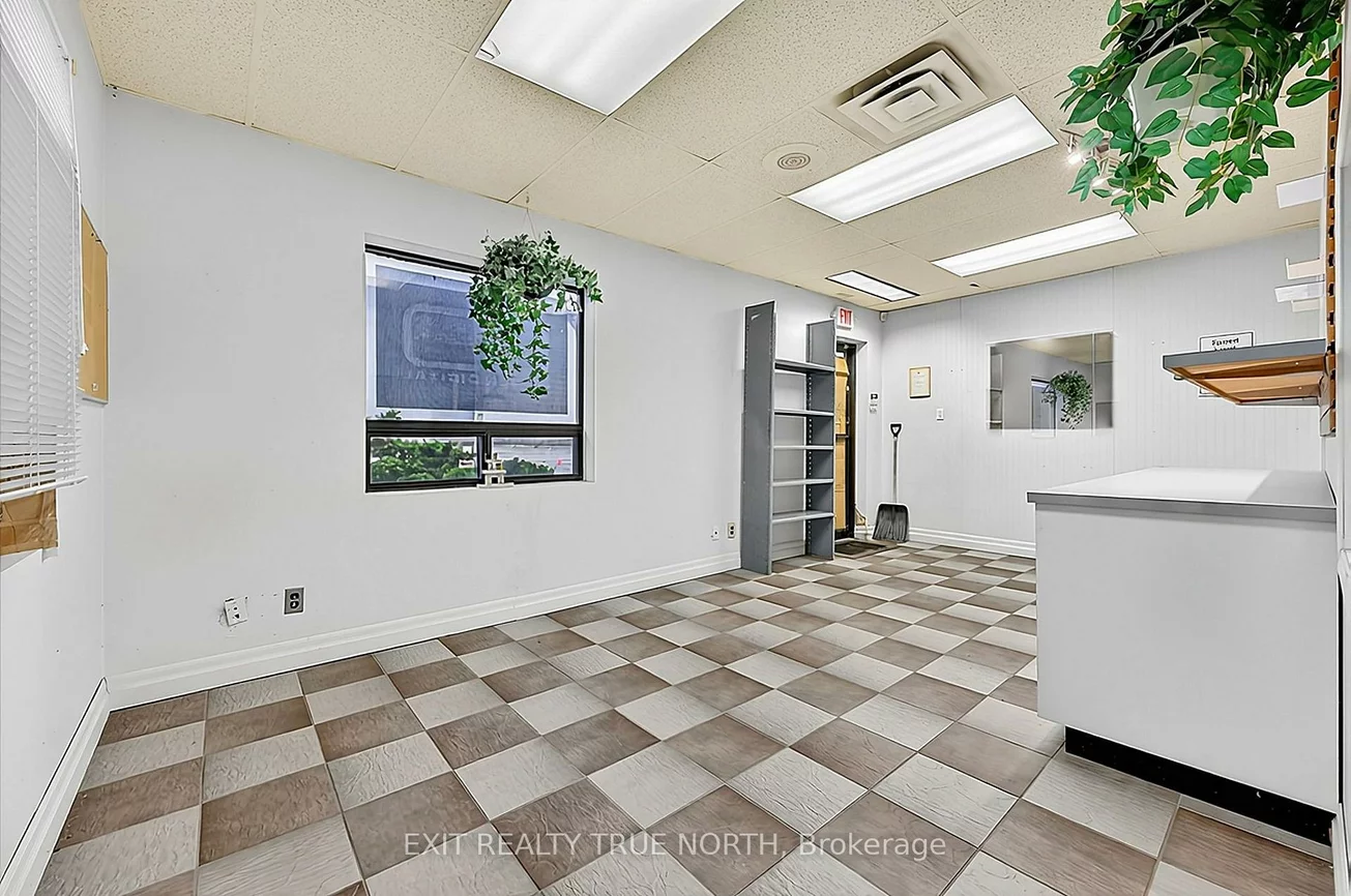 116, Anne, 400 North, Barrie