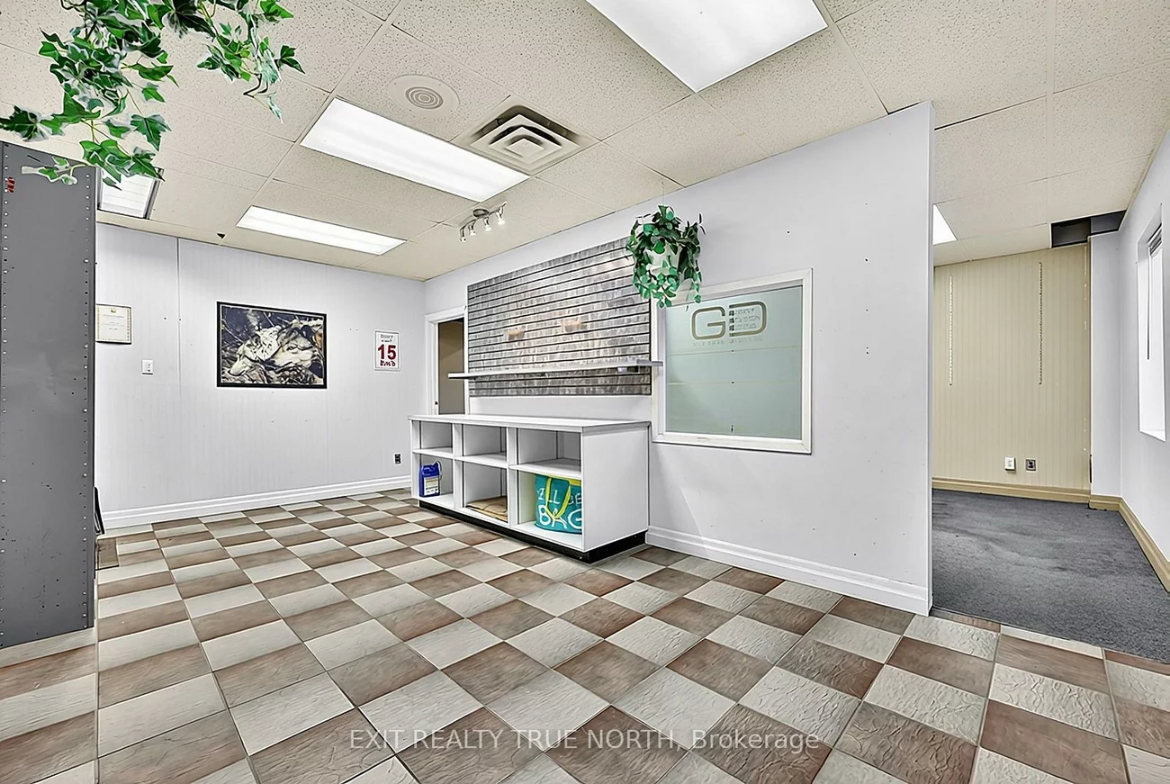 116, Anne, 400 North, Barrie
