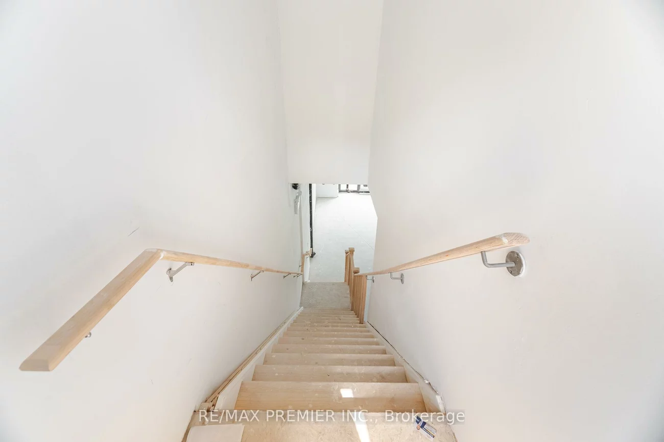 200, Dissette, Bradford, Bradford West Gwillimbury
