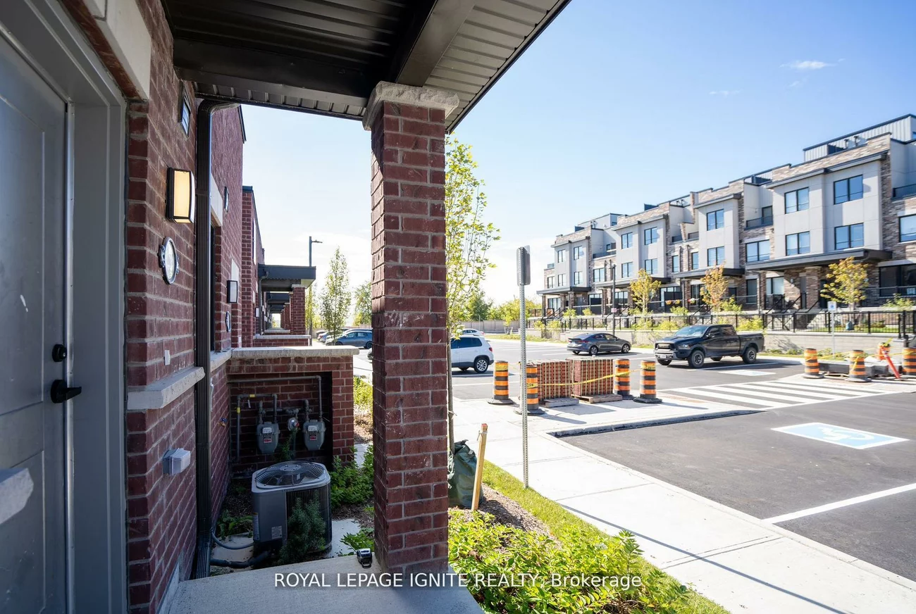 220, Dissette, Bradford, Bradford West Gwillimbury