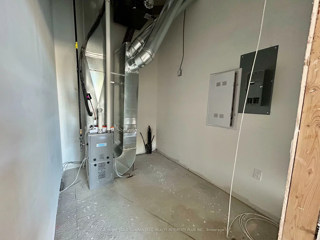 200, Dissette, Bradford, Bradford West Gwillimbury