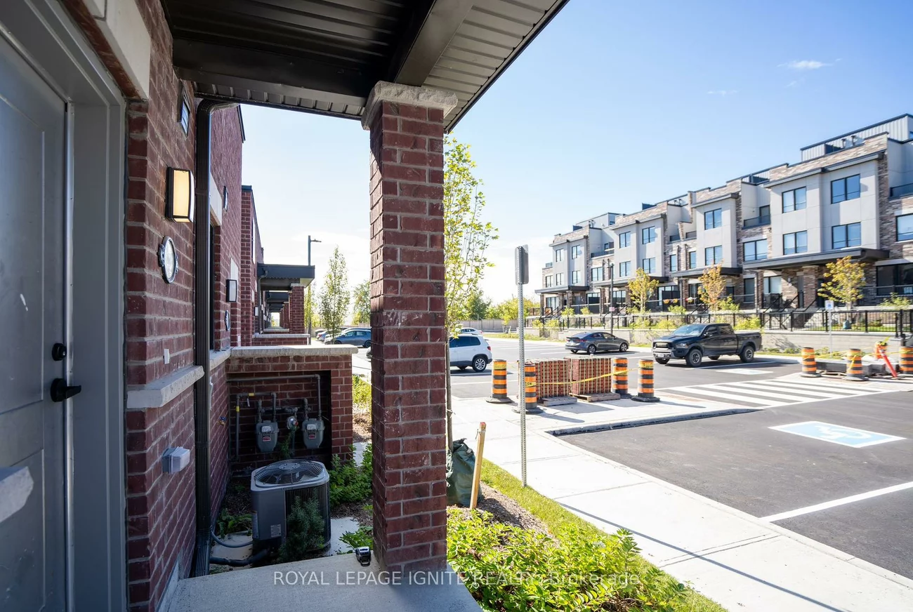 220, Dissette, Bradford, Bradford West Gwillimbury