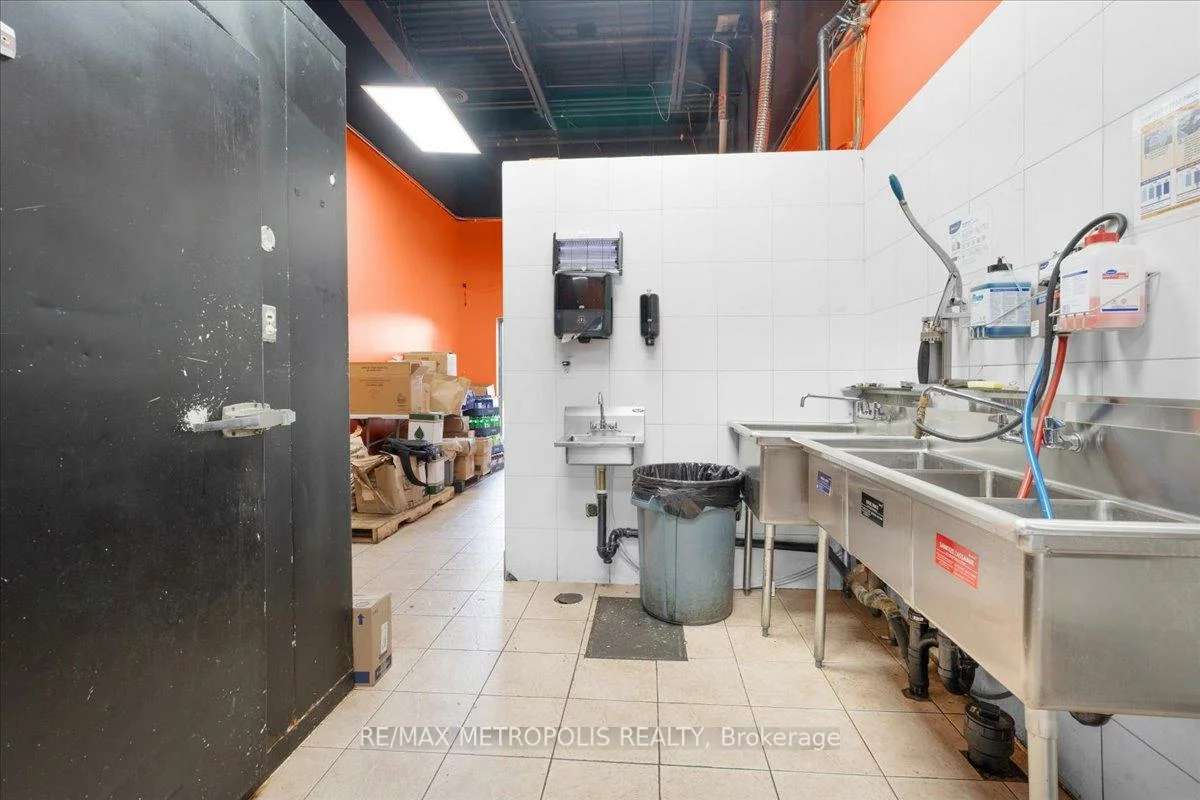 450, Holland, Bradford, Bradford West Gwillimbury