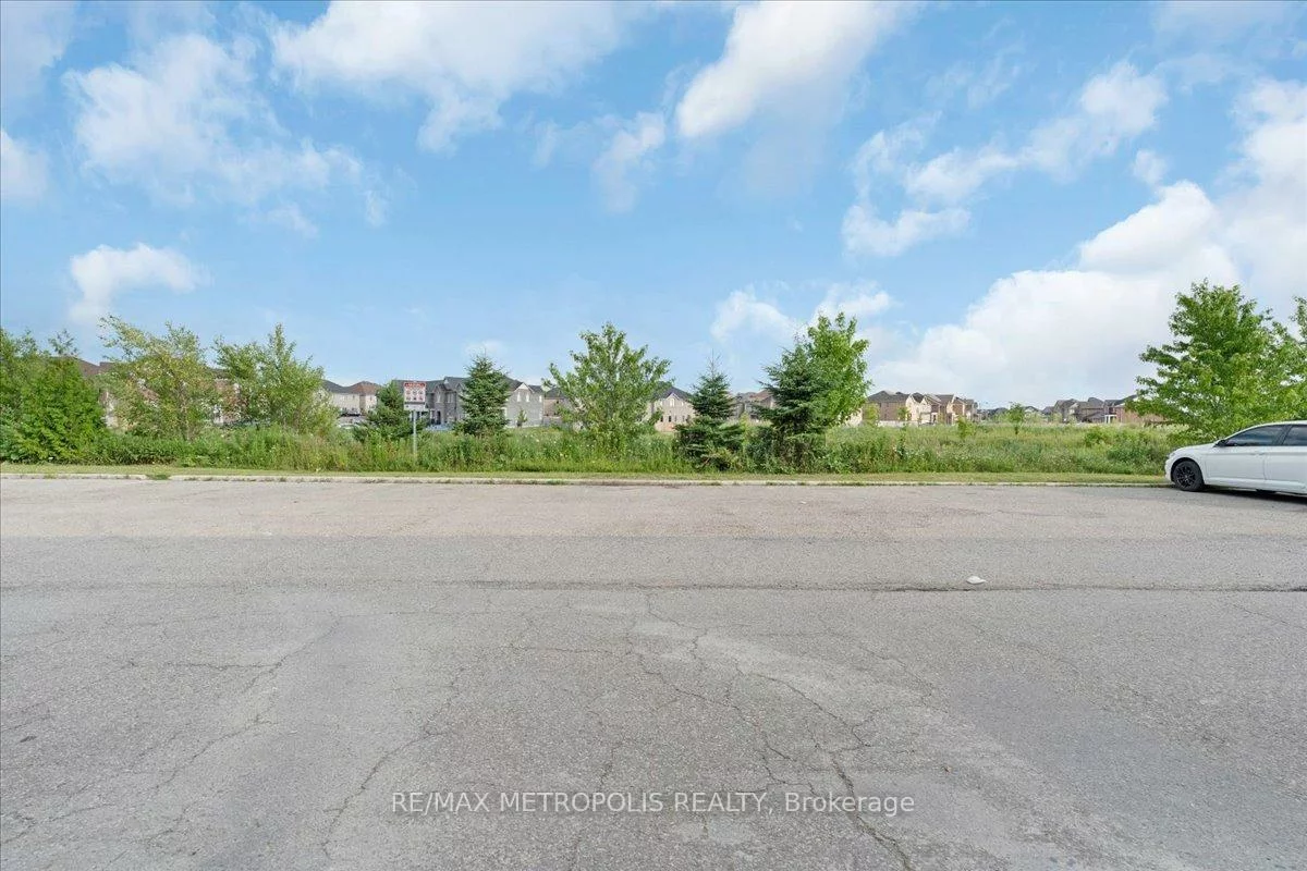 450, Holland, Bradford, Bradford West Gwillimbury