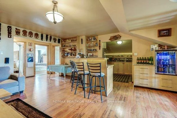 3930, Yonge, Rural Bradford West Gwillimbury, Bradford West Gwillimbury