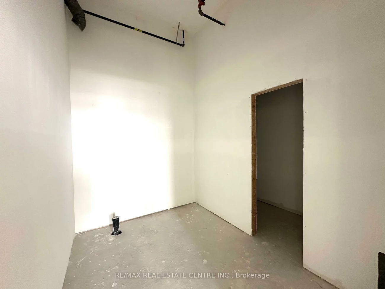 200, Dissette, Bradford, Bradford West Gwillimbury