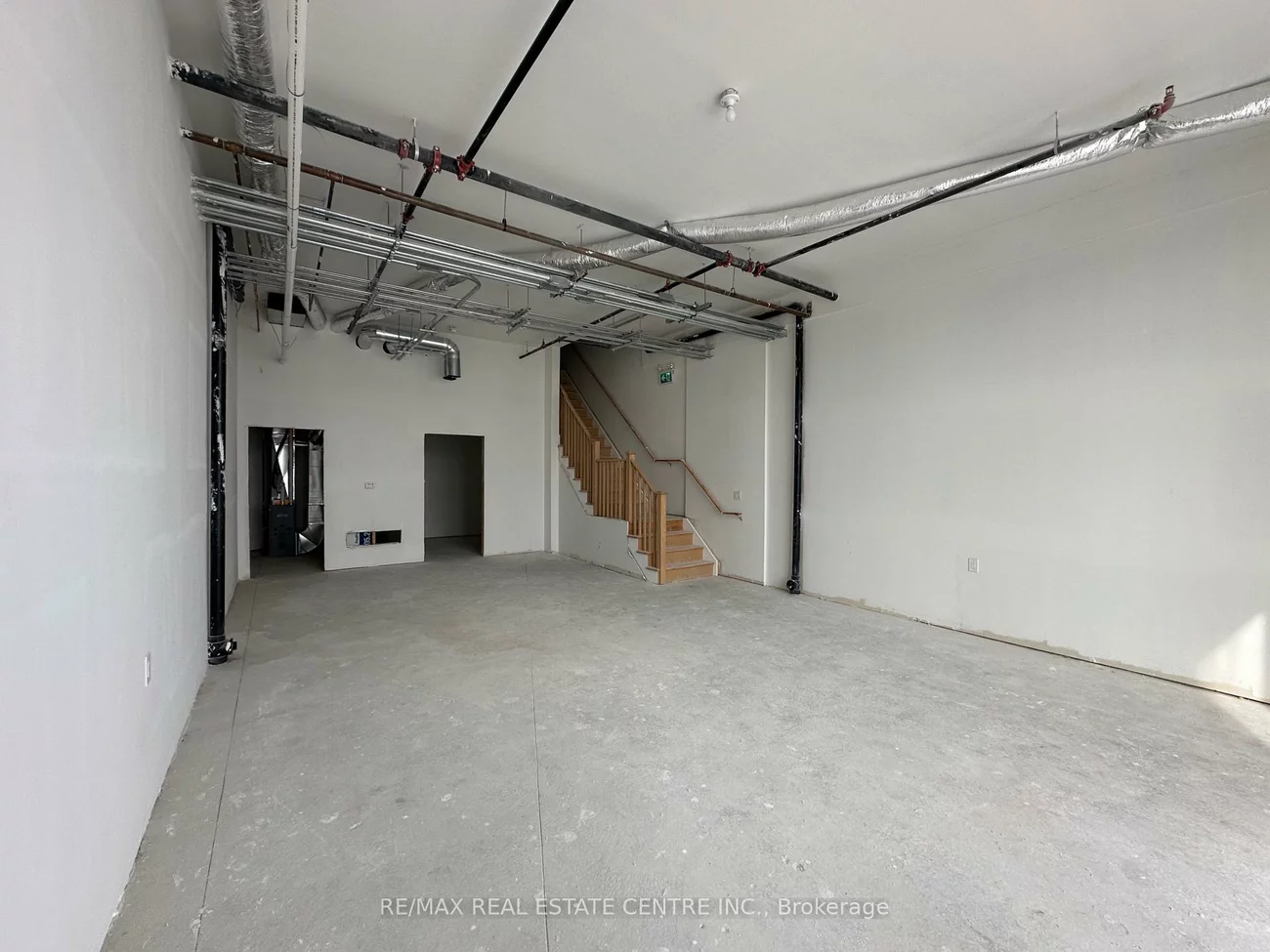 200, Dissette, Bradford, Bradford West Gwillimbury