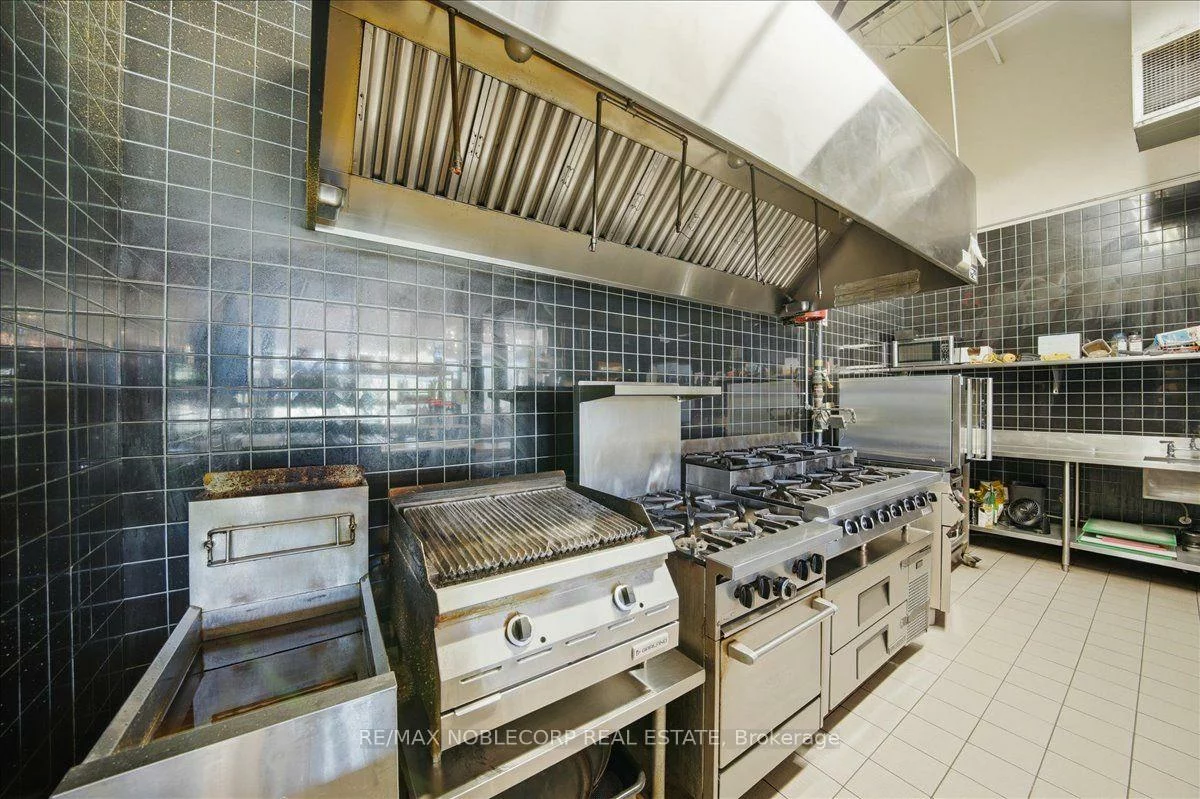 444, Holland, Bradford, Bradford West Gwillimbury
