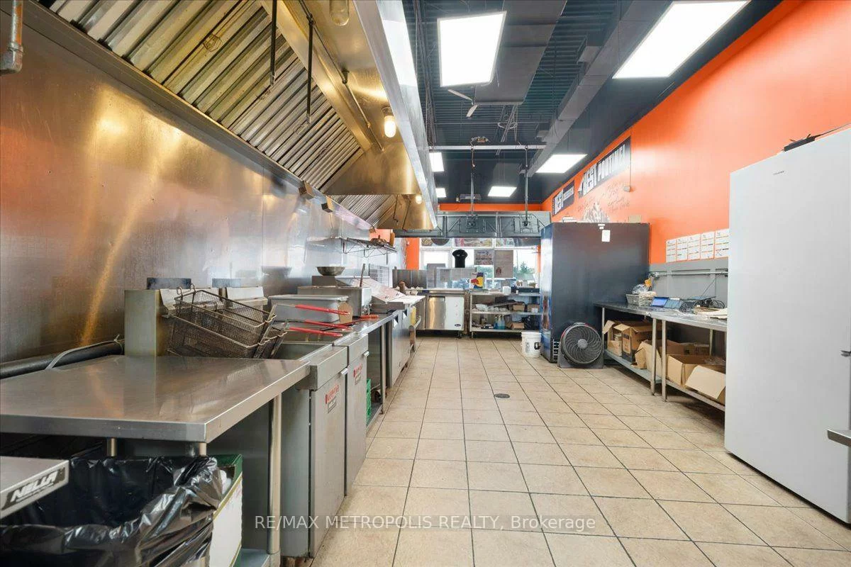 450, Holland, Bradford, Bradford West Gwillimbury