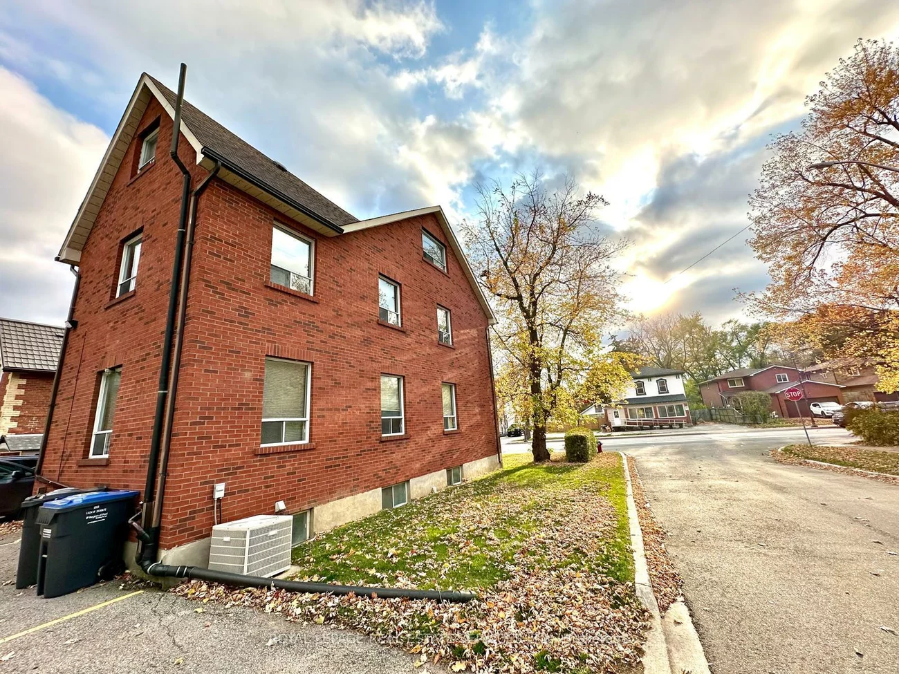268, Main, Downtown Brampton, Brampton