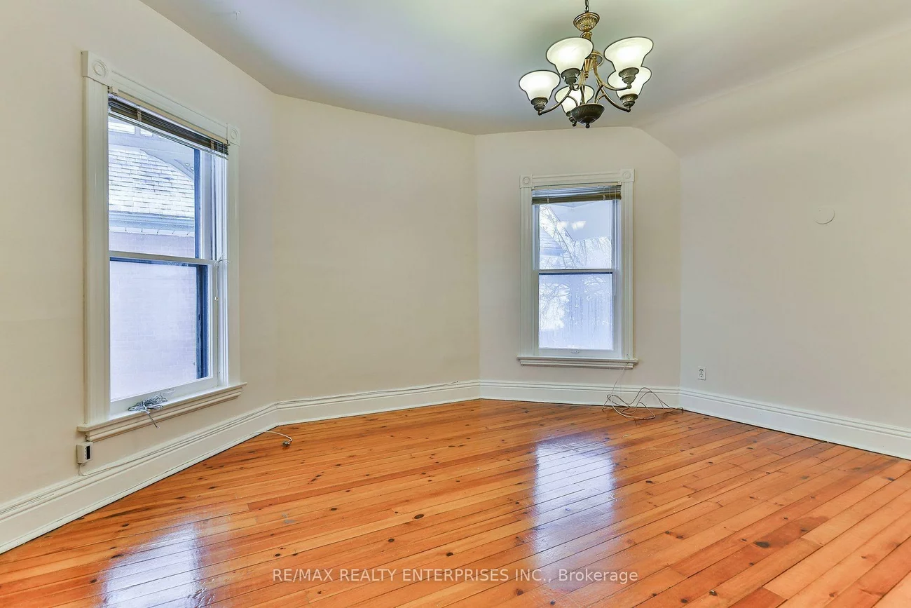 245, Main, Downtown Brampton, Brampton